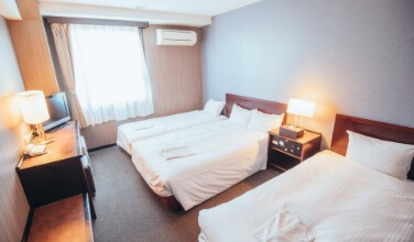 TRIPLE ROOM