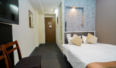 DOUBLE ROOM