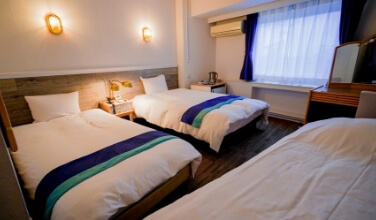 TRIPLE ROOM