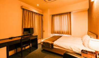 DOUBLE ROOM