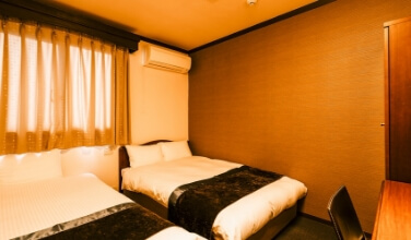 MINI TWIN ROOM