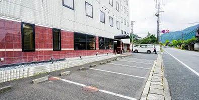 ホテル前の駐車スペース