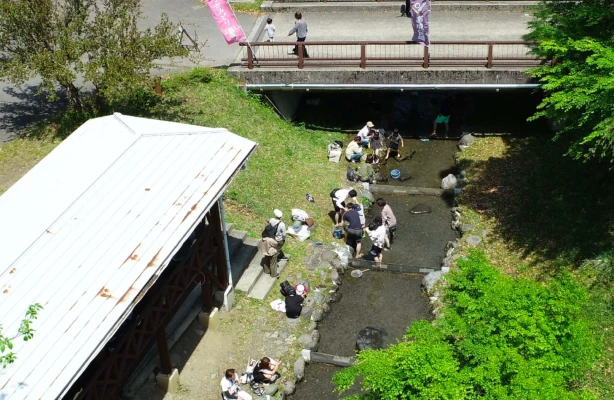あゆ公園（魚のつかみ取りができる体験型の観光公園）